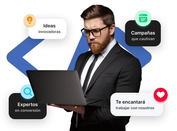 Pentesting Hombre serio en traje examinando datos en su ordenador portátil con íconos de ideas y estrategias de marketing digital.