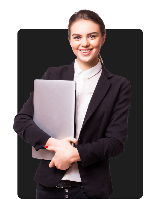 pentesting-servicio Mujer sonriente sosteniendo una laptop, simbolizando la confianza en los servicios de pentesting.